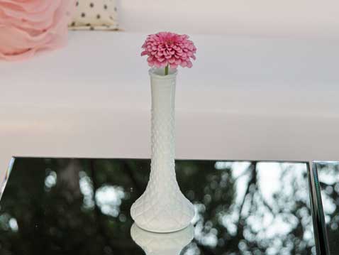 Product: Heirloom Vase White 1