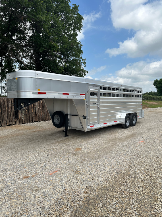 2025 Merhow 20' Livestock Trailer
