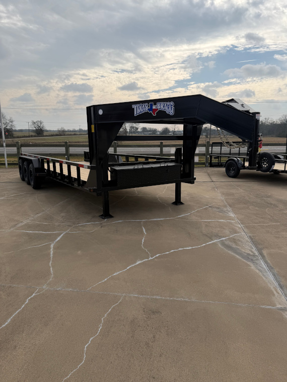 2026 Texas Bragg 22' Tractor Hauler 