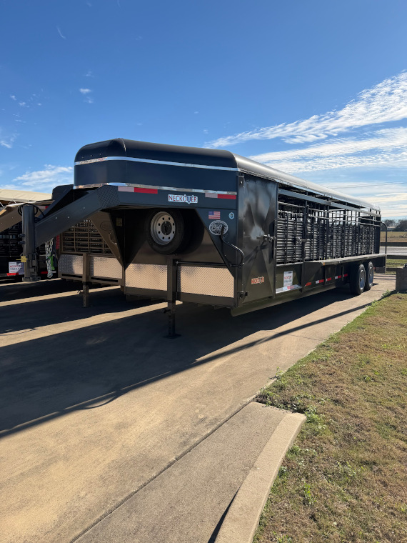 2025 Neckover 28x6'8