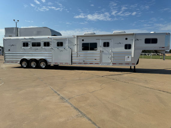 2023 Platinum 4 Horse Reverse Load W/ 17