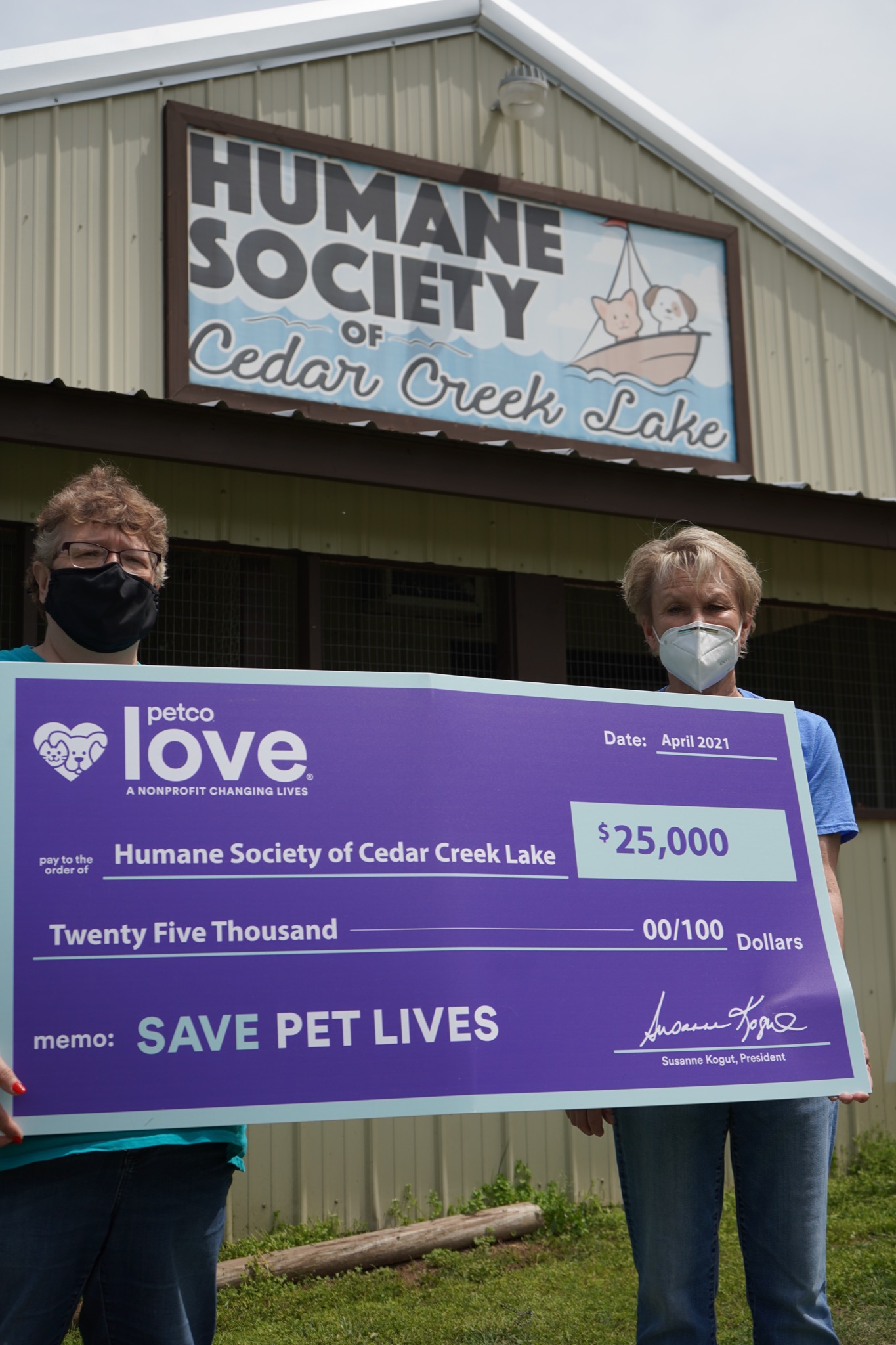 Petco Grant of $25,000 will help save more pet lives in Henderson and Kaufman Counties